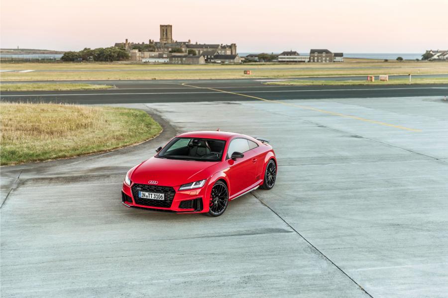  Audi TTS Competition Coupe (8S) 2018 года  (WW) (фото 15 из 40)